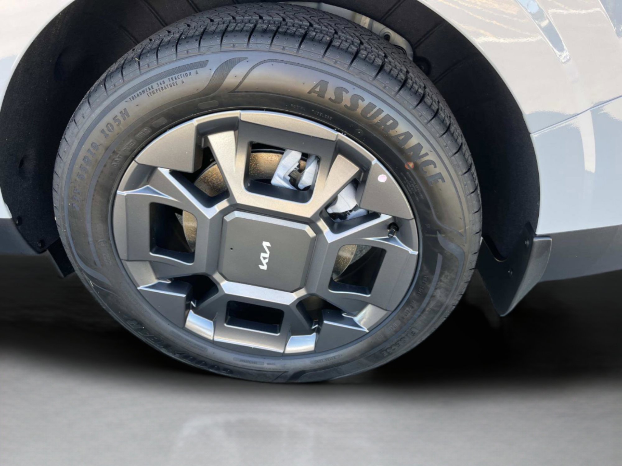 New 2026 Ceramic Silver Kia EX image 11