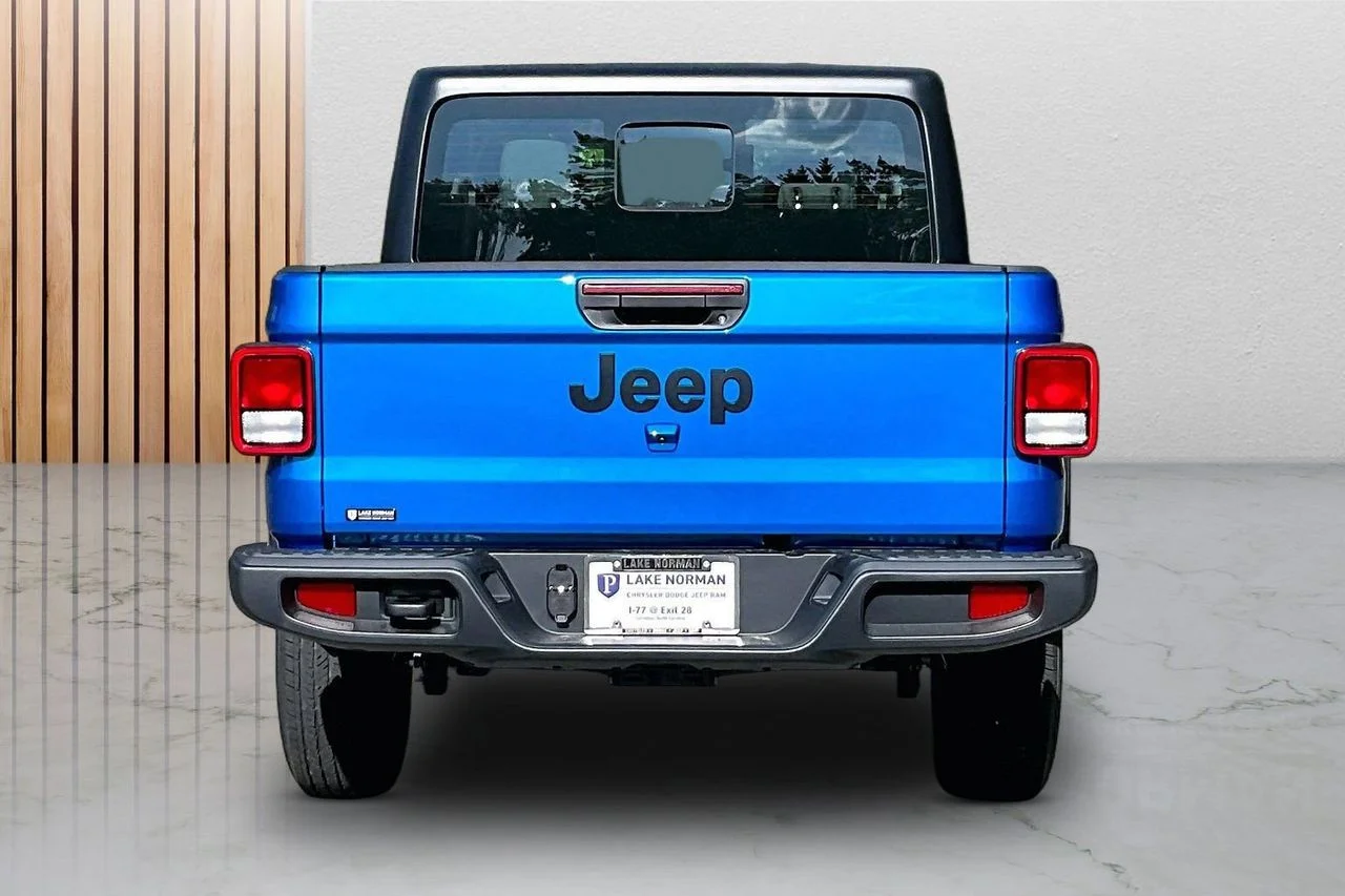New 2026 Hydro Blue Pearl-Coat Exterior Paint Jeep Sport image 8