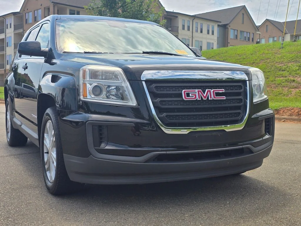 Used 2017 Black GMC SLE-1 image 32