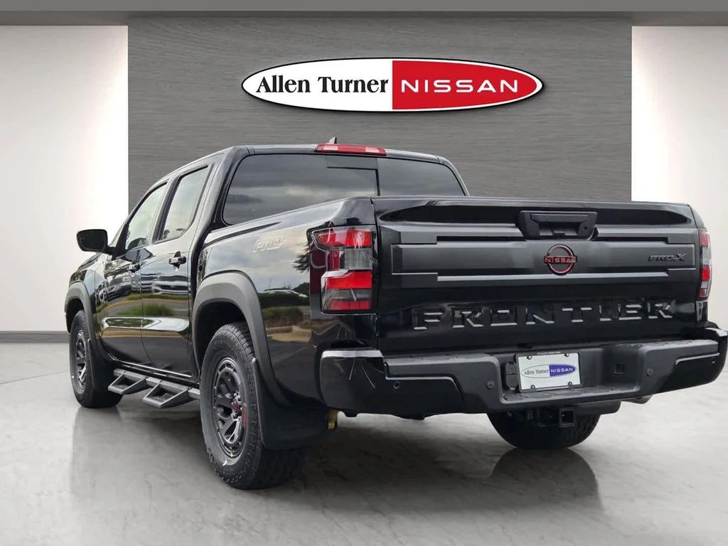 2026 Nissan Frontier PRO-X - Photo 9