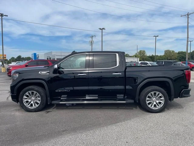 Used 2023 Black GMC Denali image 9