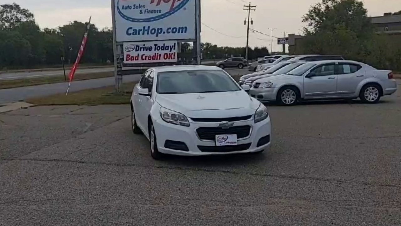 2016 Chevrolet Malibu Limited 1LT photo 2