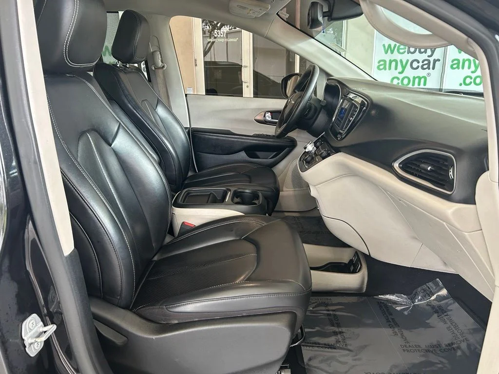 Used 2021 Black Chrysler LXI image 20