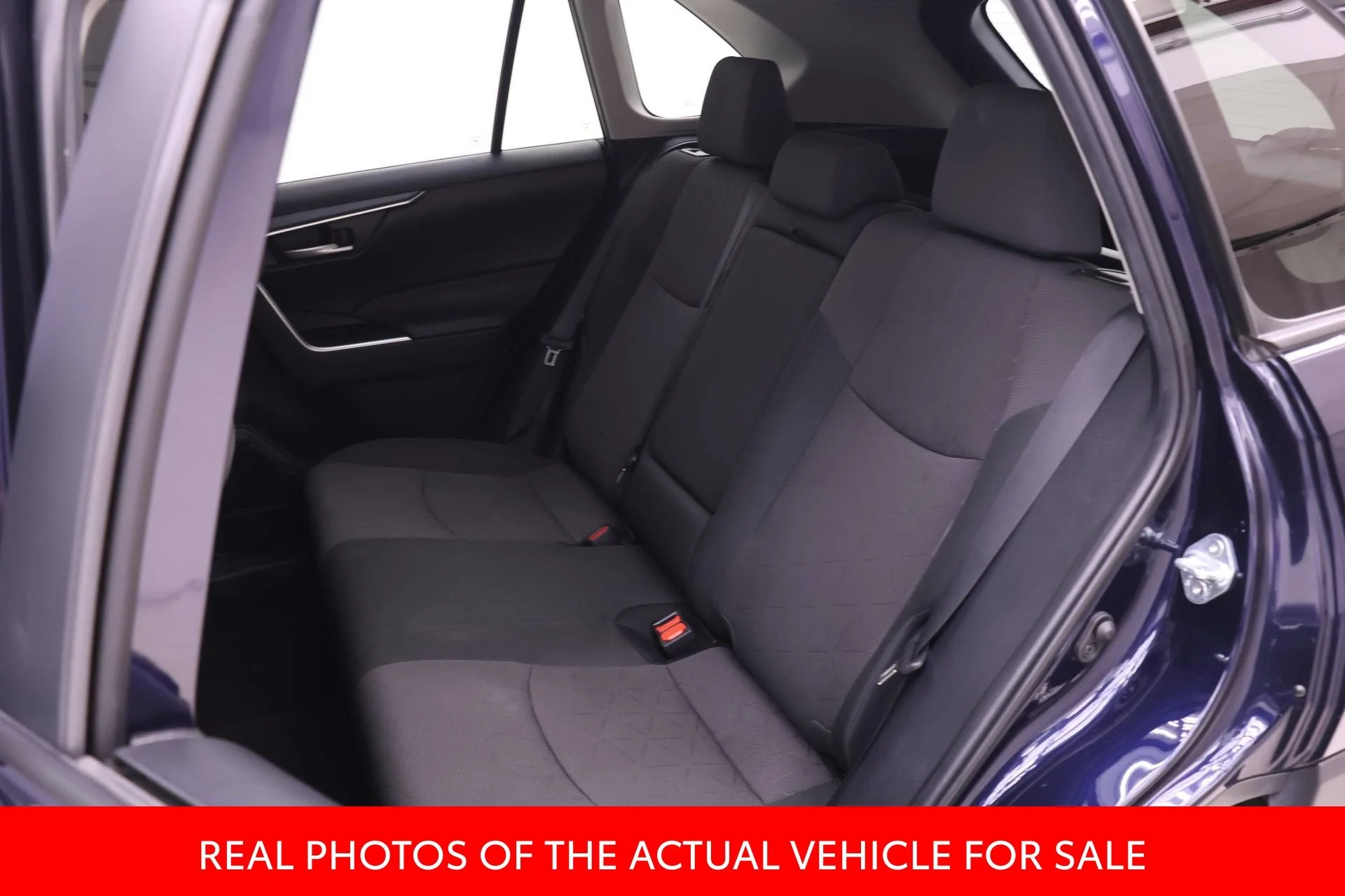 2024 Toyota RAV4 XLE - Photo 10