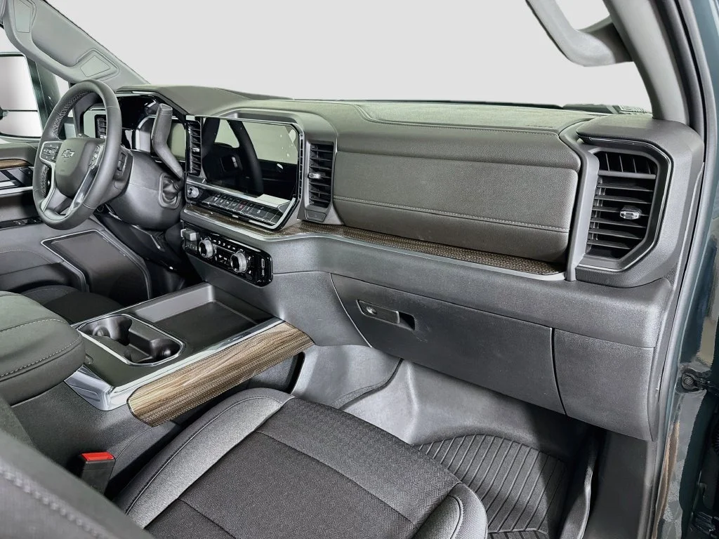 New 2026 Gray Chevrolet LT image 27