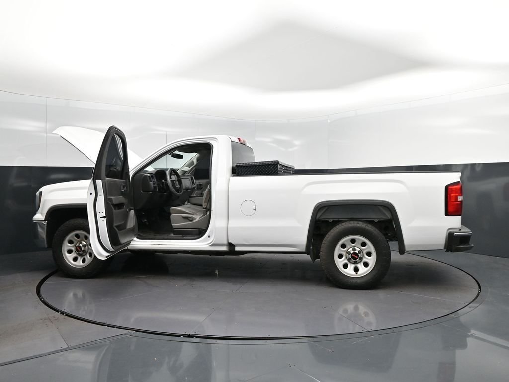 Used 2016 White GMC Base image 41