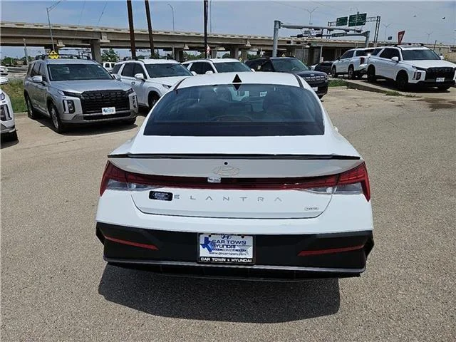 New 2025 Serenity White Hyundai SEL Sport image 4