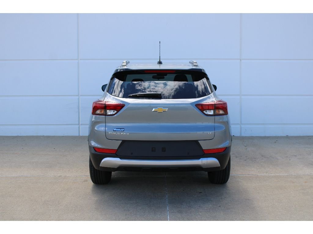 New 2026 Sterling Gray Metallic Chevrolet LT image 21