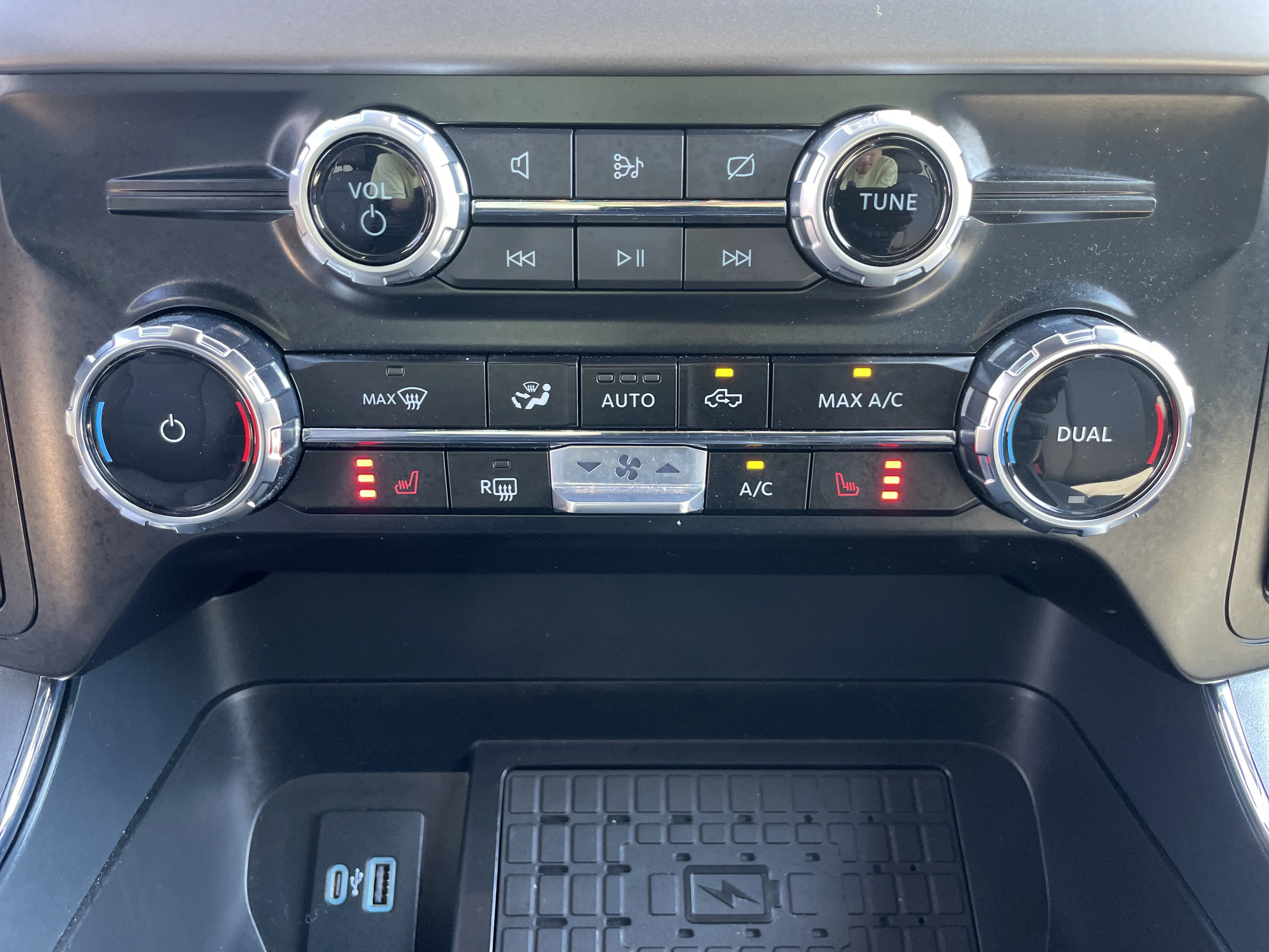 Used 2024 Oxford White Ford XLT image 18