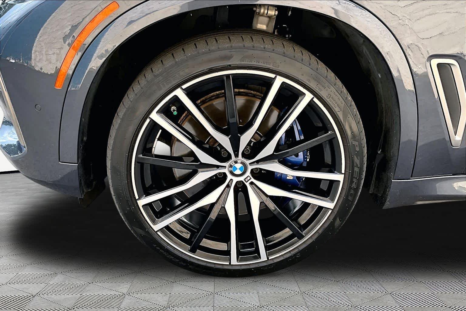 Used 2021 Arctic Gray Metallic BMW M50i image 11