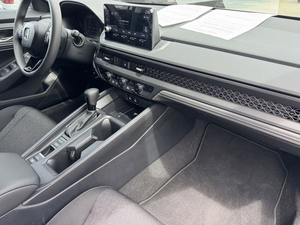 Used 2026  Honda SE image 7