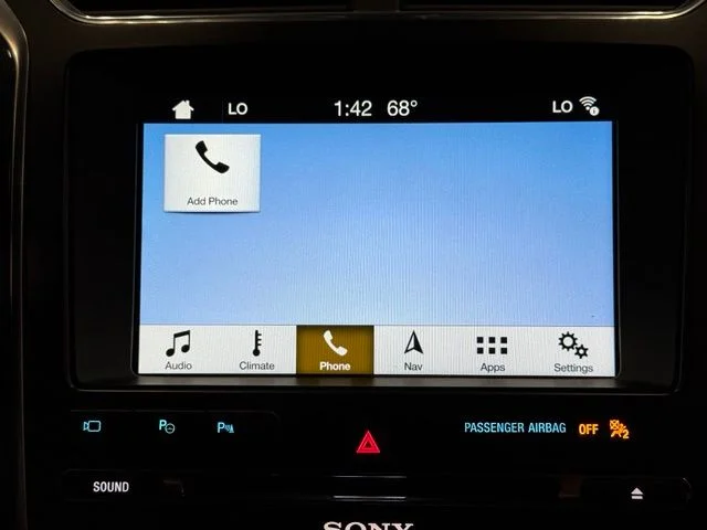 Used 2018 White Ford Limited image 25