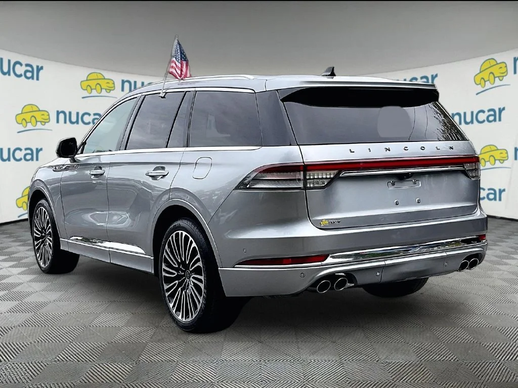 Used 2023 Silver Lincoln Black Label image 4
