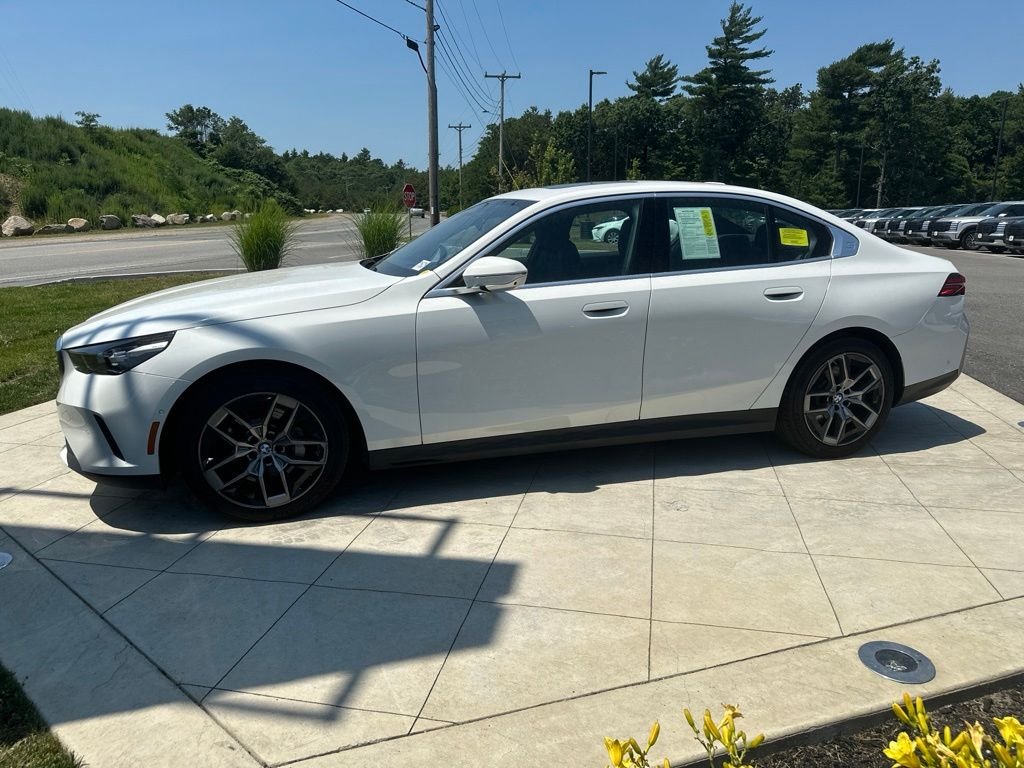 2026 BMW 5 Series 530i - Photo 3