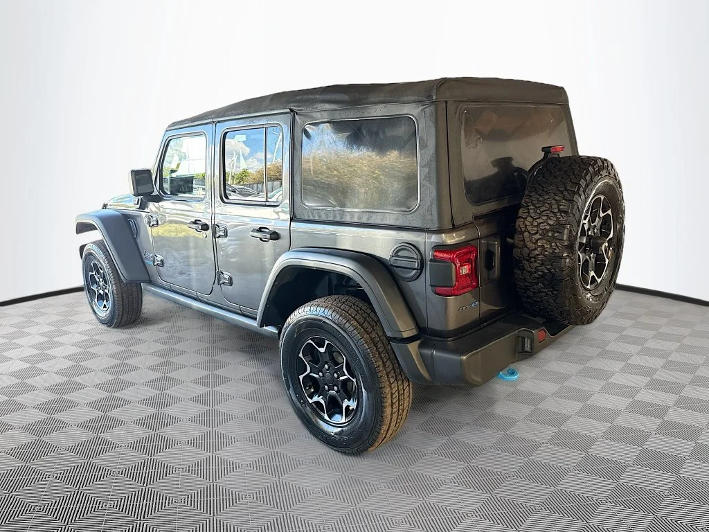 Used 2022 Gray Jeep Unlimited Rubicon 4xe image 8