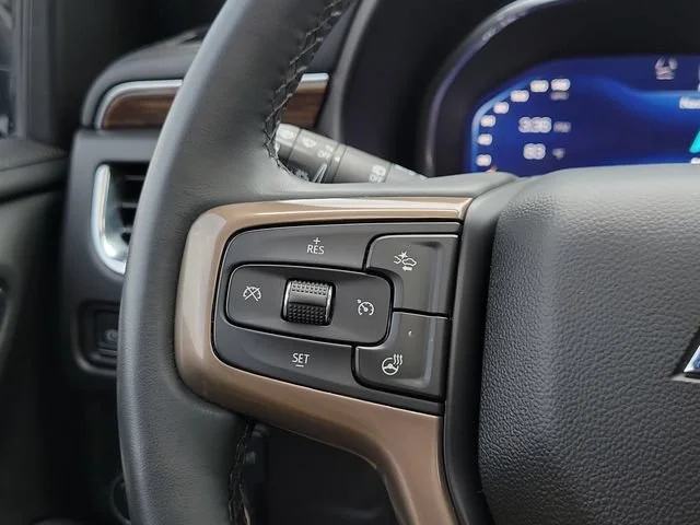 Used 2023 Black Chevrolet High Country image 13