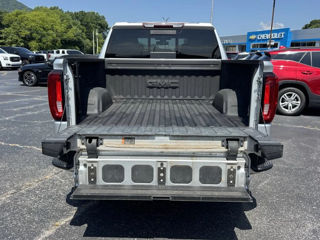 Used 2022 Quicksilver Metallic GMC SLT image 38