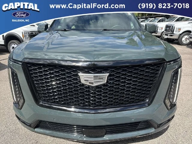 Used 2026 Green Cadillac Sport image 10