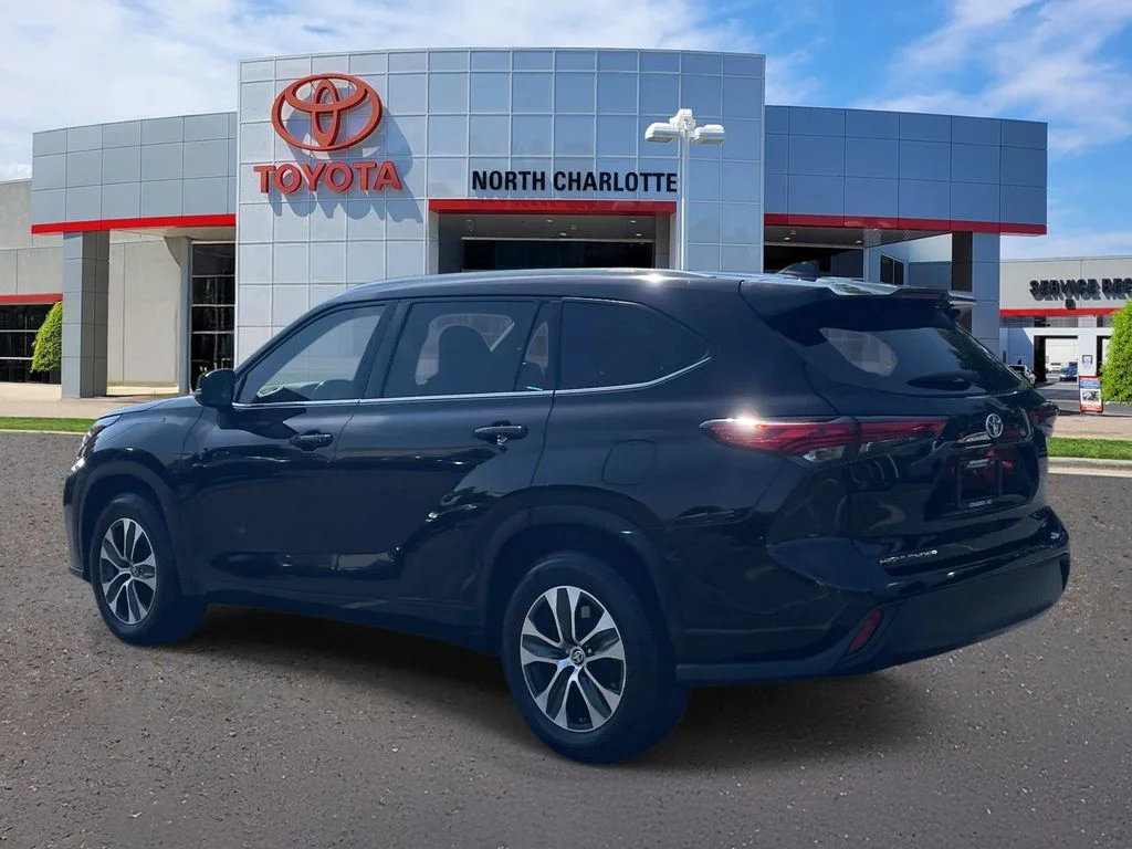 Used 2021 Brown Toyota XLE image 4