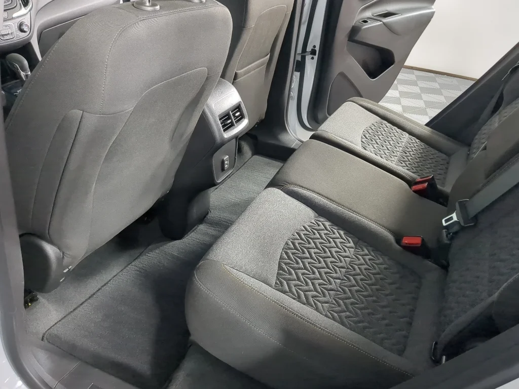 Used 2023 Summit White Chevrolet LT image 14