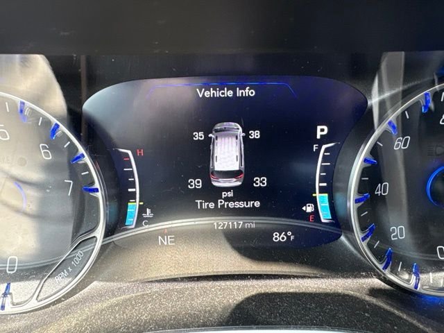 Used 2019 Gray Chrysler Limited image 4