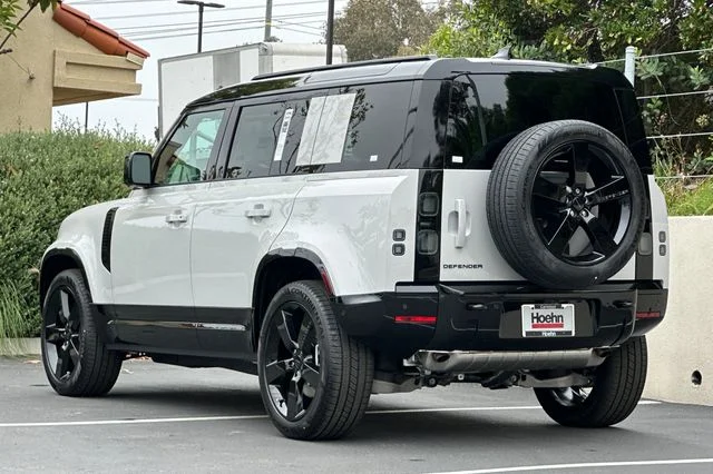 New 2026 Borasco Grey Land Rover X-Dynamic SE image 3