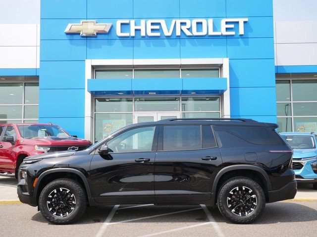 Used 2025 Chevrolet Traverse Z71 with VIN 1GNEVJRS3SJ216737 for sale in Roseville, Minnesota