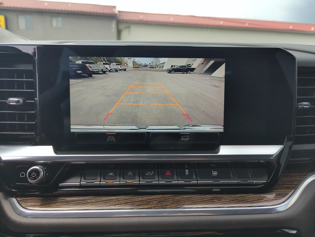 Used 2025 Summit White GMC Elevation image 25