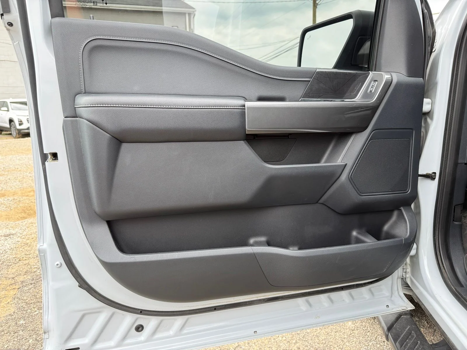 Used 2022 White Ford XLT image 12