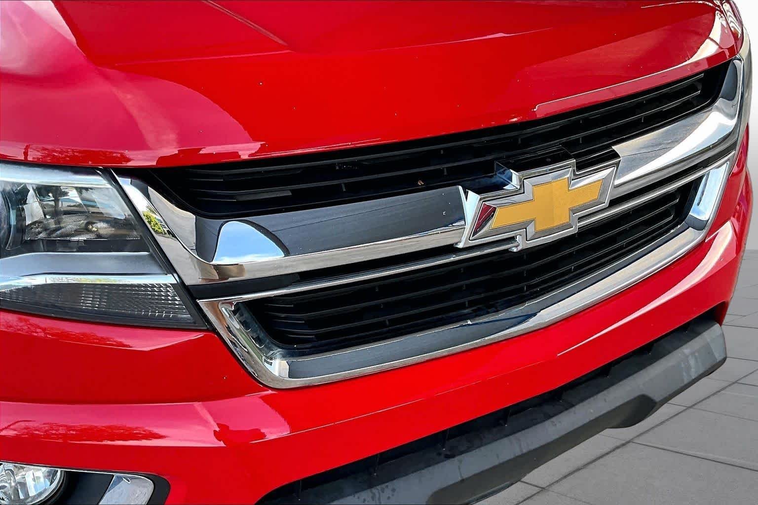Used 2018 Red Hot Chevrolet 4WD LT image 30