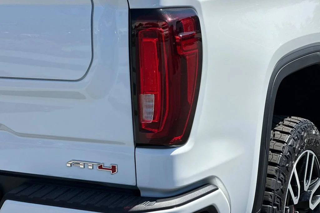 2025 GMC Sierra 1500 AT4 - Photo 25