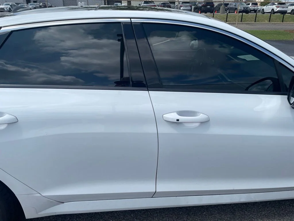 Used 2022 White Kia GT-Line image 12