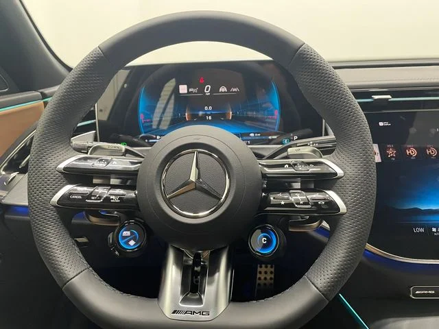 New 2026 MANUFAKTUR Moonlight Whit Mercedes-Benz E 53 AMG® image 25