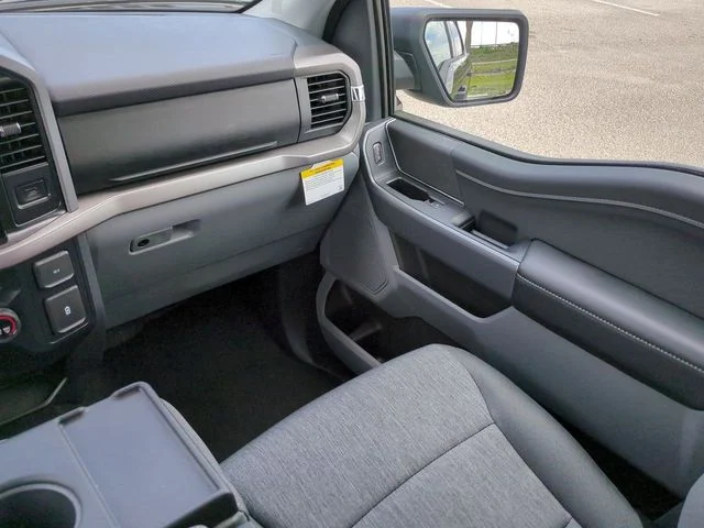 New 2026 Agate Black Metallic Ford XLT image 17