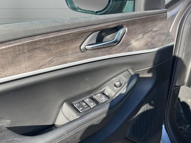 New 2026 Baltic Gray Metallic Clear-Coat Exterior Paint Jeep Altitude image 9