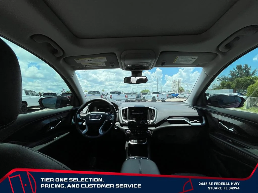 Used 2024 Volcanic Red Tintcoat GMC SLT image 30
