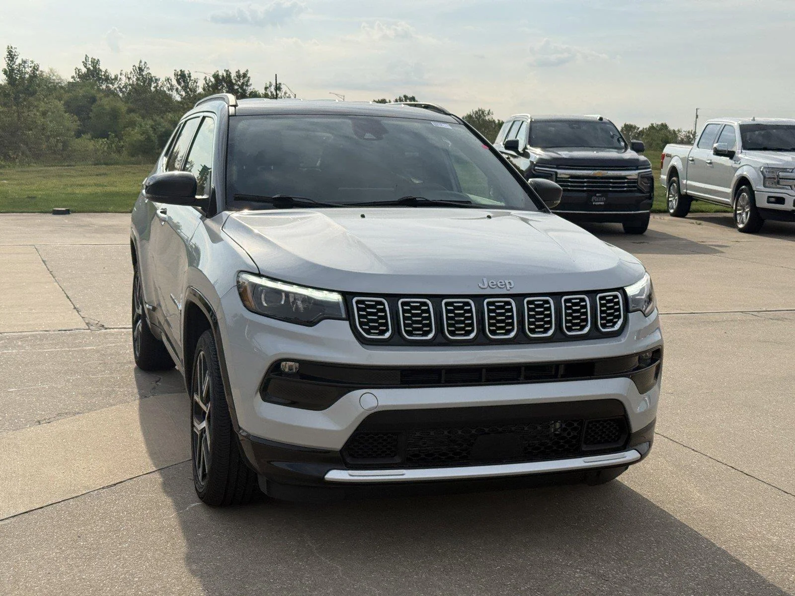 Used 2024 Jeep Compass Limited with VIN 3C4NJDCN8RT147877 for sale in Kansas City