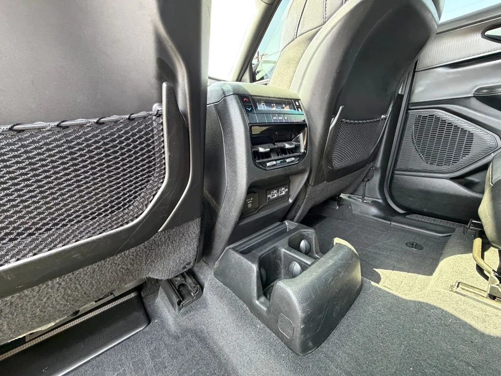 Used 2023 Silver Jeep Altitude image 17