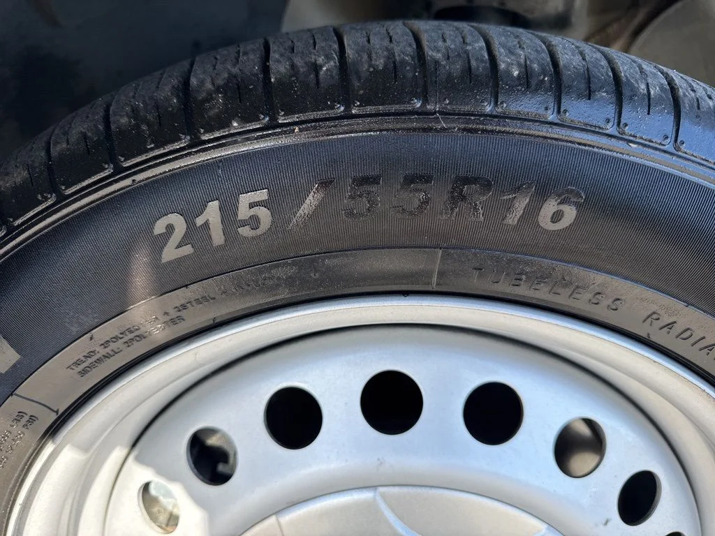 Used 2022 White Ram Base image 26