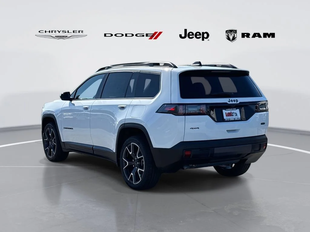 New 2026 Bright White Clear-Coat Exterior Paint Jeep Overland image 3