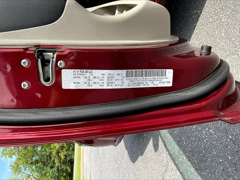 Used 2019 Red Dodge SXT image 25