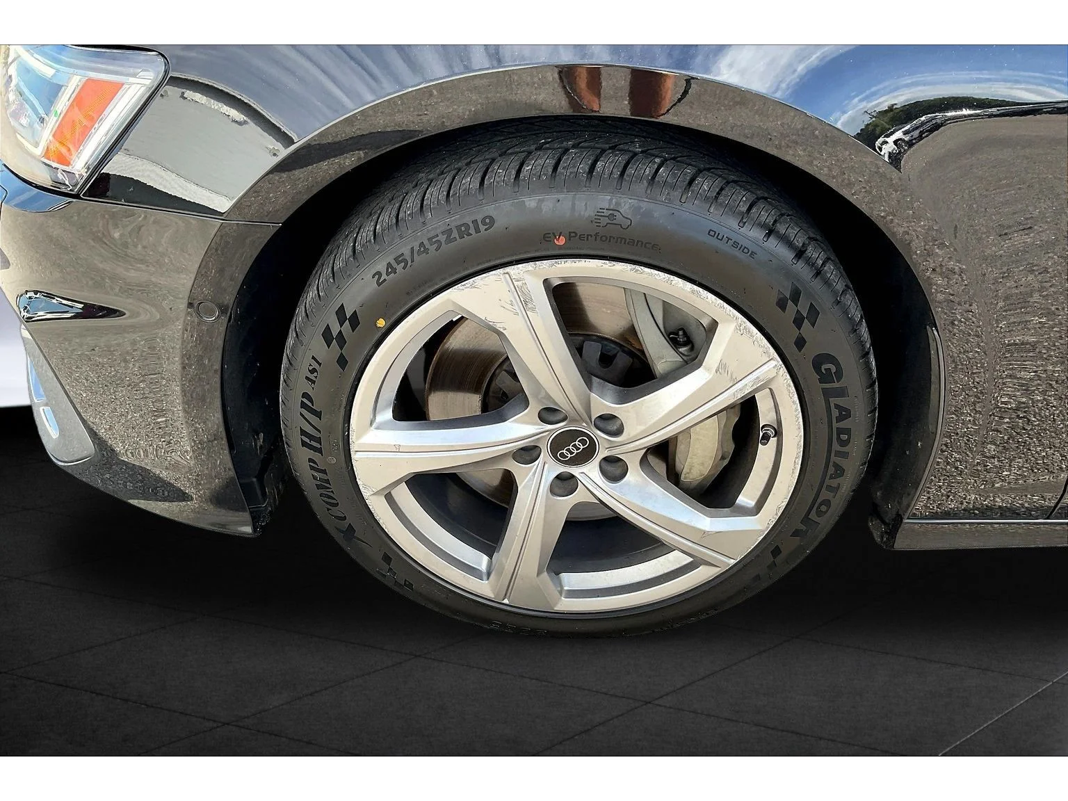 Used 2024  Audi Premium Plus image 7