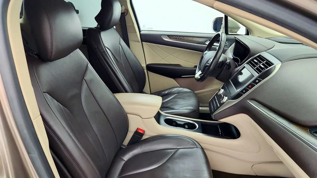 Used 2019 Iced Mocha Metallic Lincoln Reserve AWD w/ 2.3L Turbo, Technology Pkg & Climate Pkg image 25