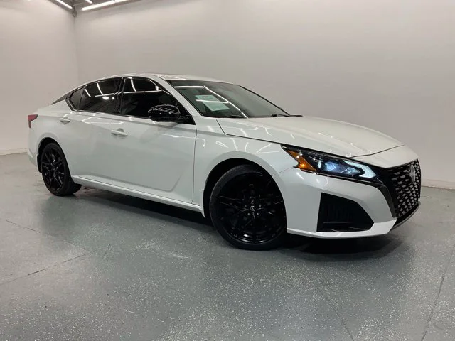 2023 Nissan Altima SR