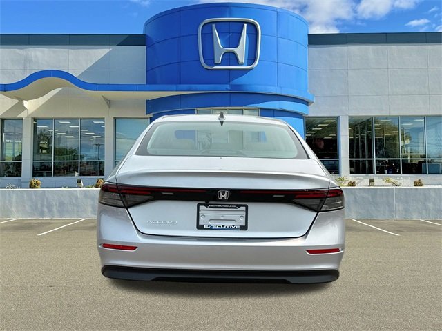 2025 Honda Accord 1.5T LX photo 2