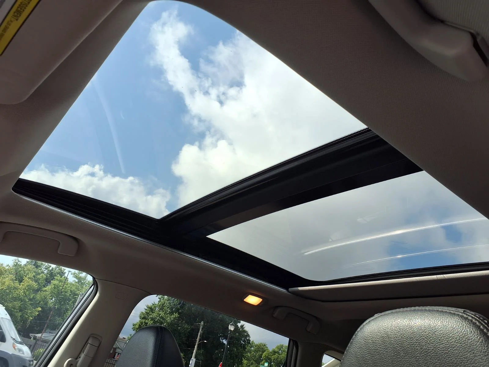 Used 2019 Gun Metallic Nissan SL image 22