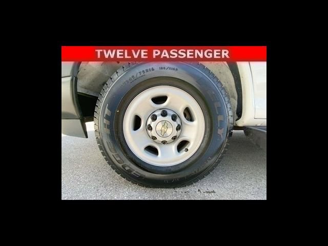 2022 Chevrolet Express Passenger LS - Photo 22