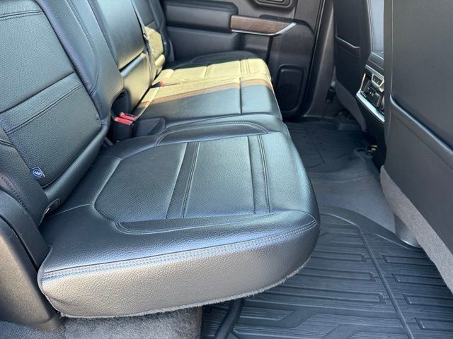 Used 2022 White Frost Tricoat GMC Denali image 13