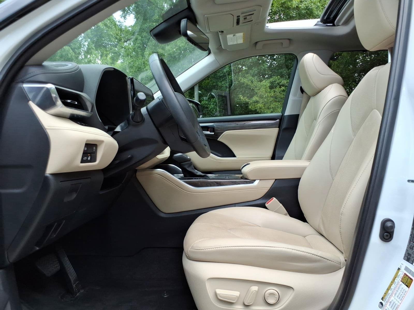 Used 2024 Wind Chill Pearl Toyota Limited image 15