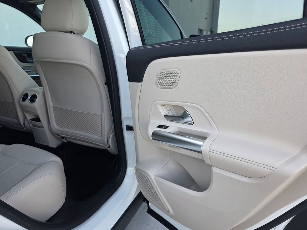 New 2026 Polar White Mercedes-Benz GLA 250 image 14